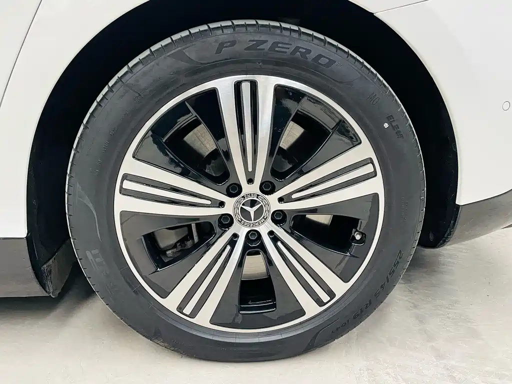 Mercedes-Benz EQE — миниатюра 9