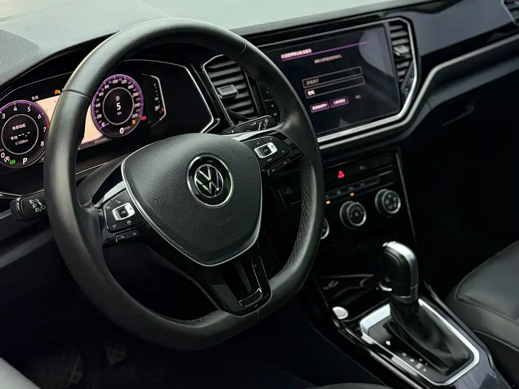 Volkswagen T-Roc — миниатюра 8