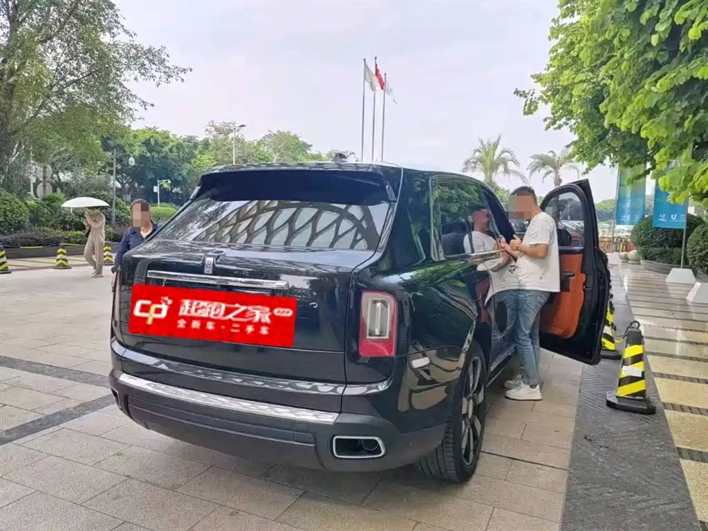 Rolls-Royce Cullinan 2018 мест