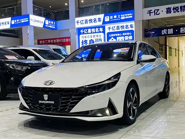 HYUNDAI ELANTRA