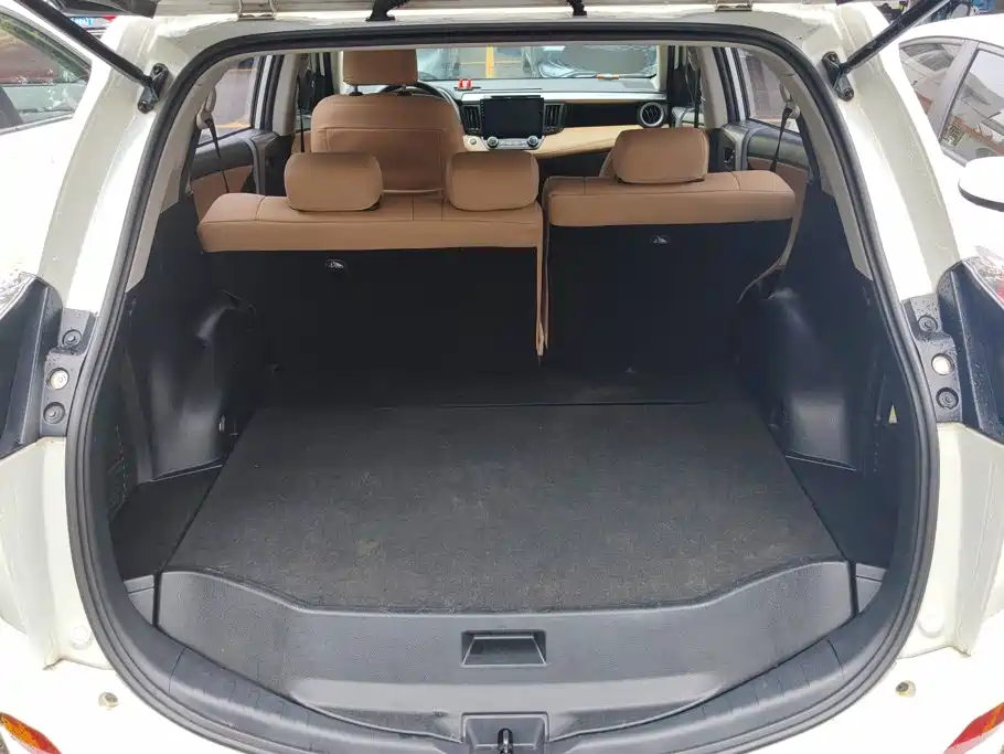 Toyota RAV4 — миниатюра 4