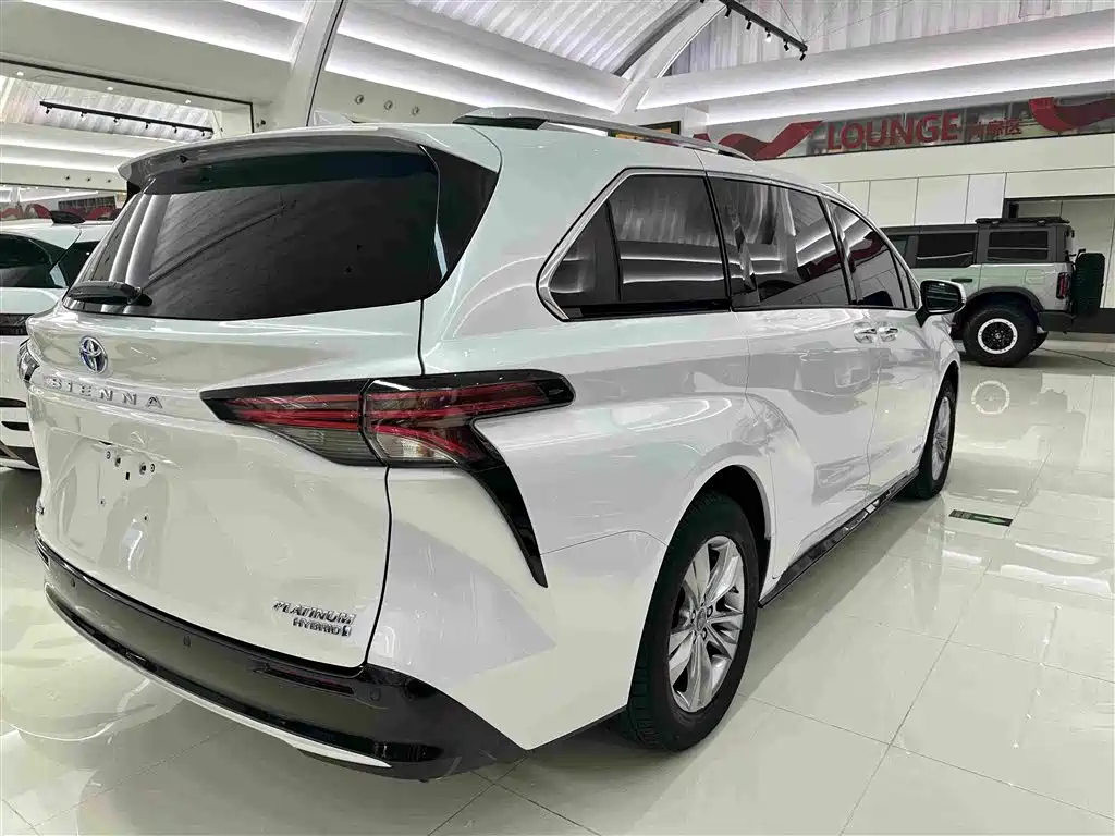 Toyota Sienna — миниатюра 18
