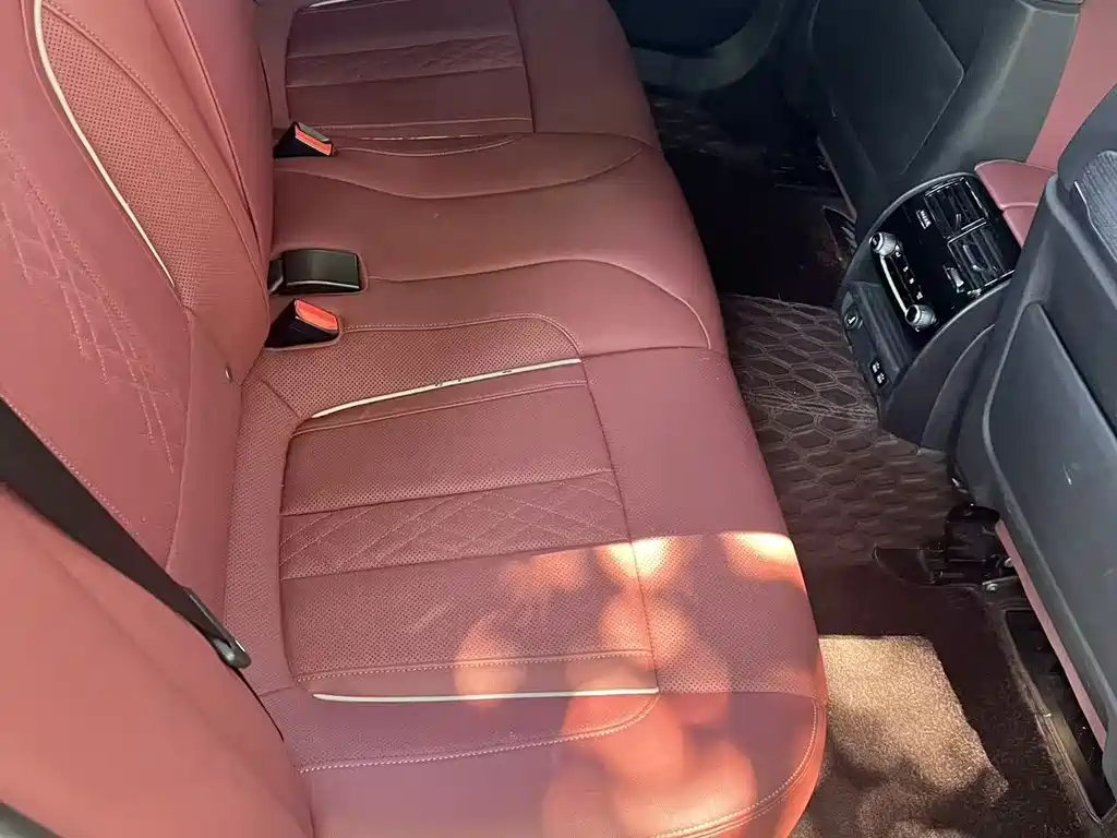 BMW 5 Series — миниатюра 7