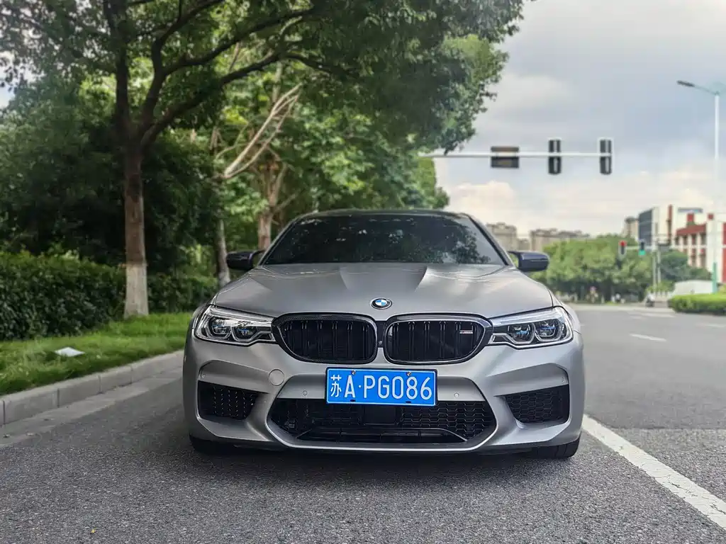 BMW M5 — миниатюра 2