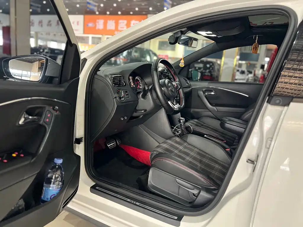 Volkswagen Polo — миниатюра 4