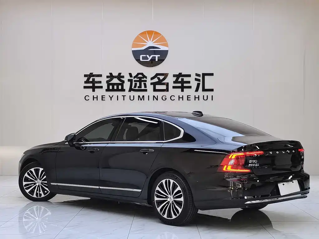 Volvo S90 2024 B5 Luxury