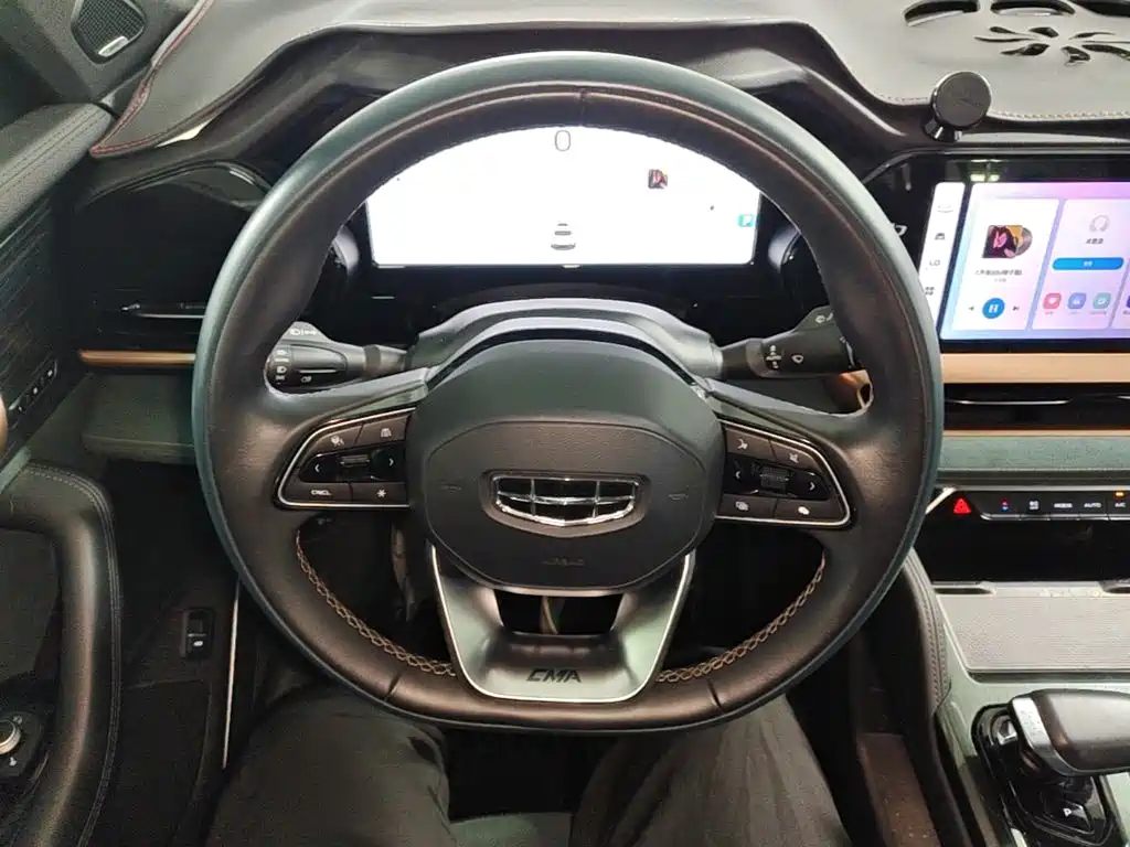 Geely Xingyue L — миниатюра 11