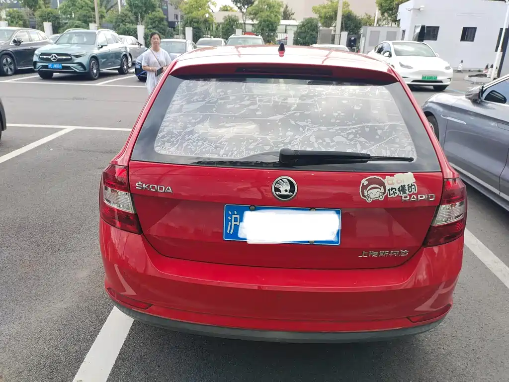 Skoda Rapid Spaceback — миниатюра 5