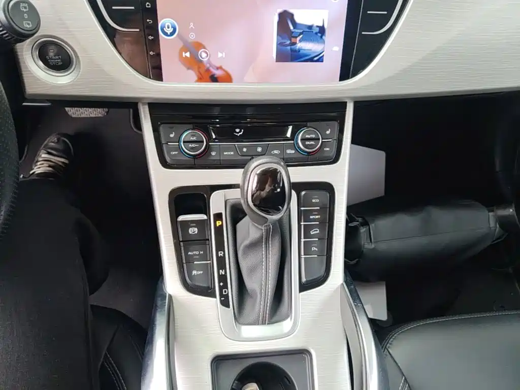 Geely Boyue — миниатюра 14