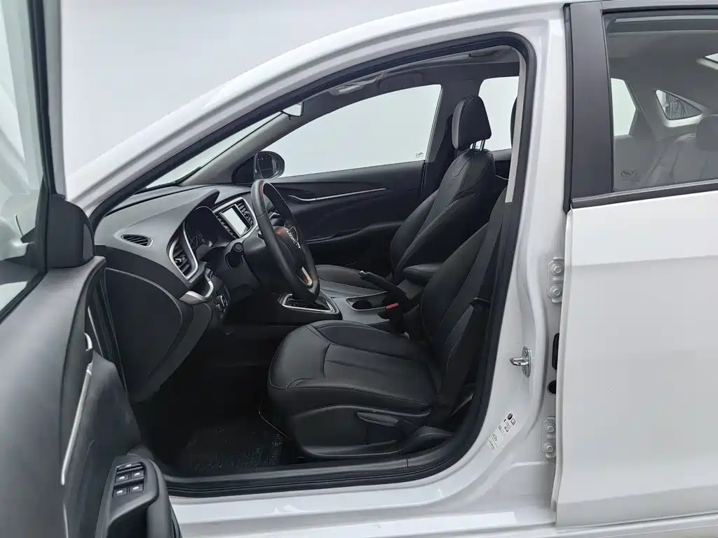 Buick Excelle — миниатюра 10