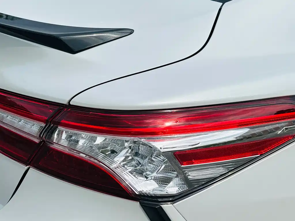 Toyota Camry — миниатюра 11