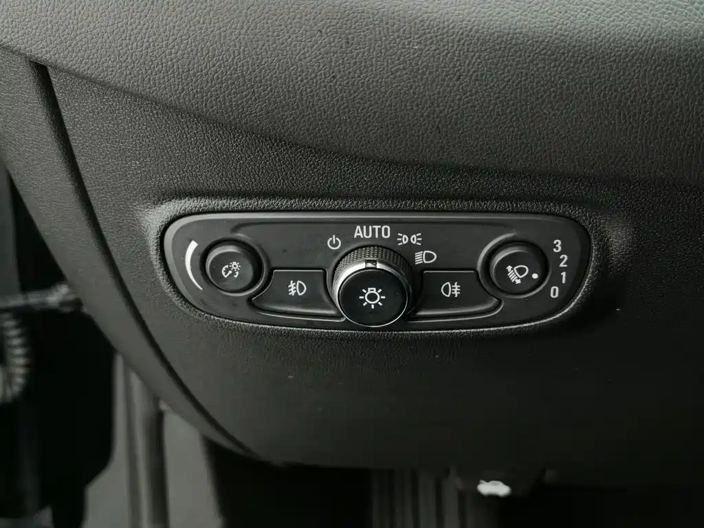 Chevrolet Equinox — миниатюра 21