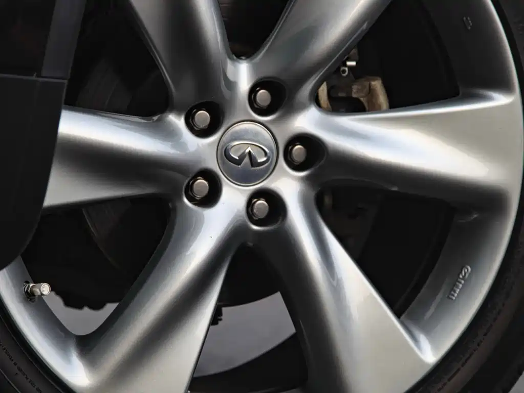 Infiniti QX70 2013 3.7L Standard