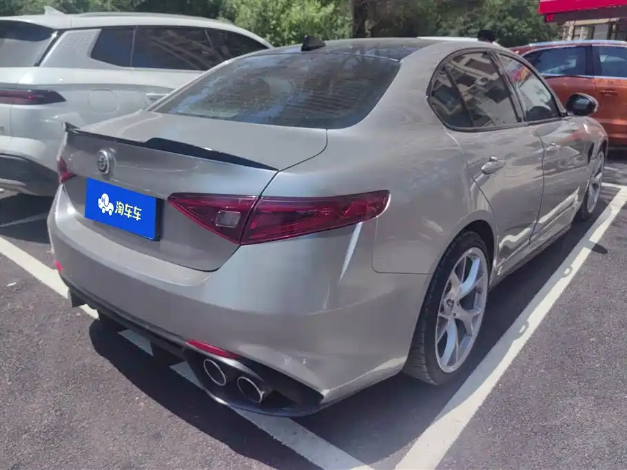 Alfa Romeo Giulia 2017 2.0T 280HP Luxury