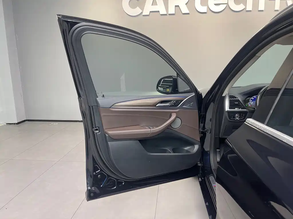 BMW X3 — миниатюра 11