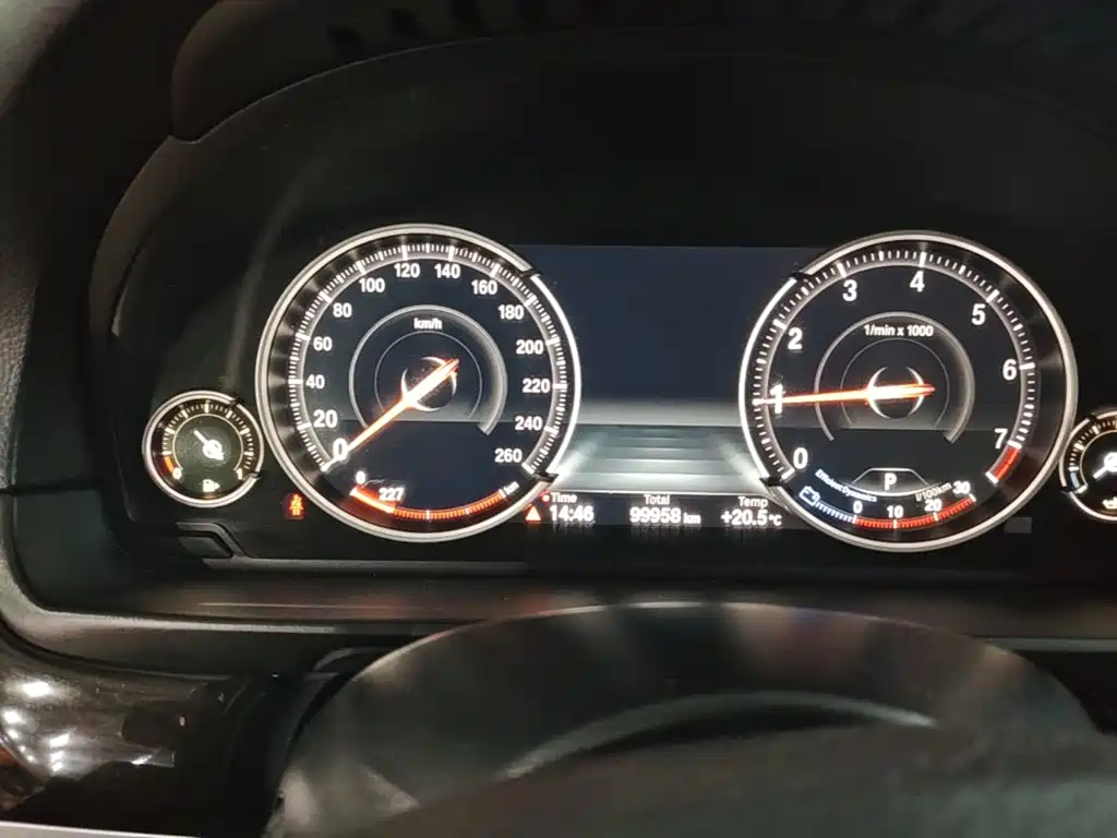 BMW 5 Series — миниатюра 12