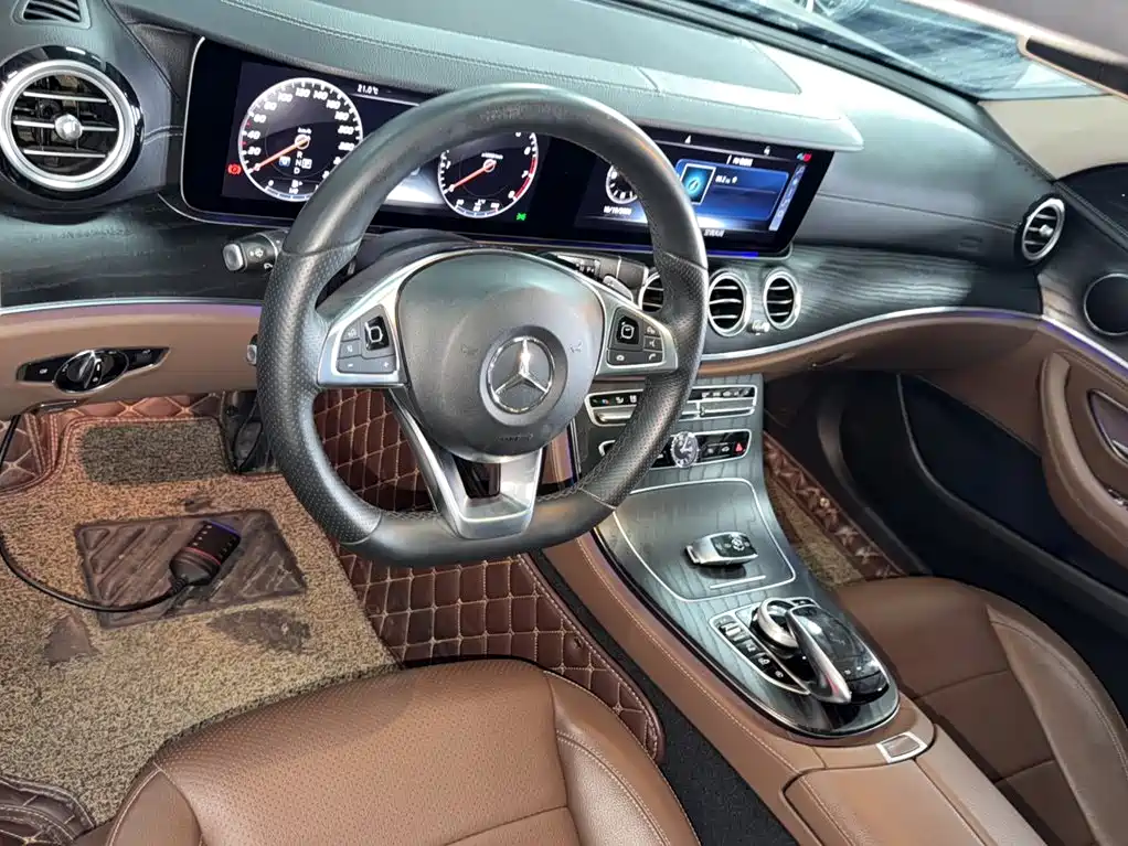 Mercedes-Benz E-Class — миниатюра 14