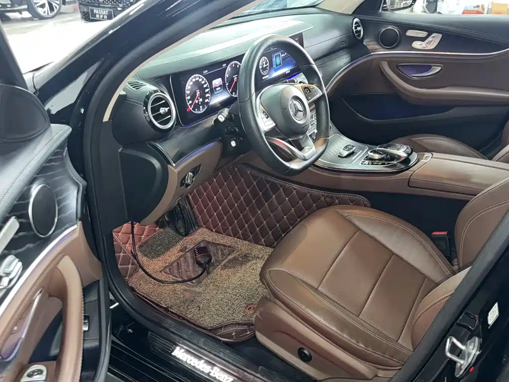 Mercedes-Benz E-Class — миниатюра 13