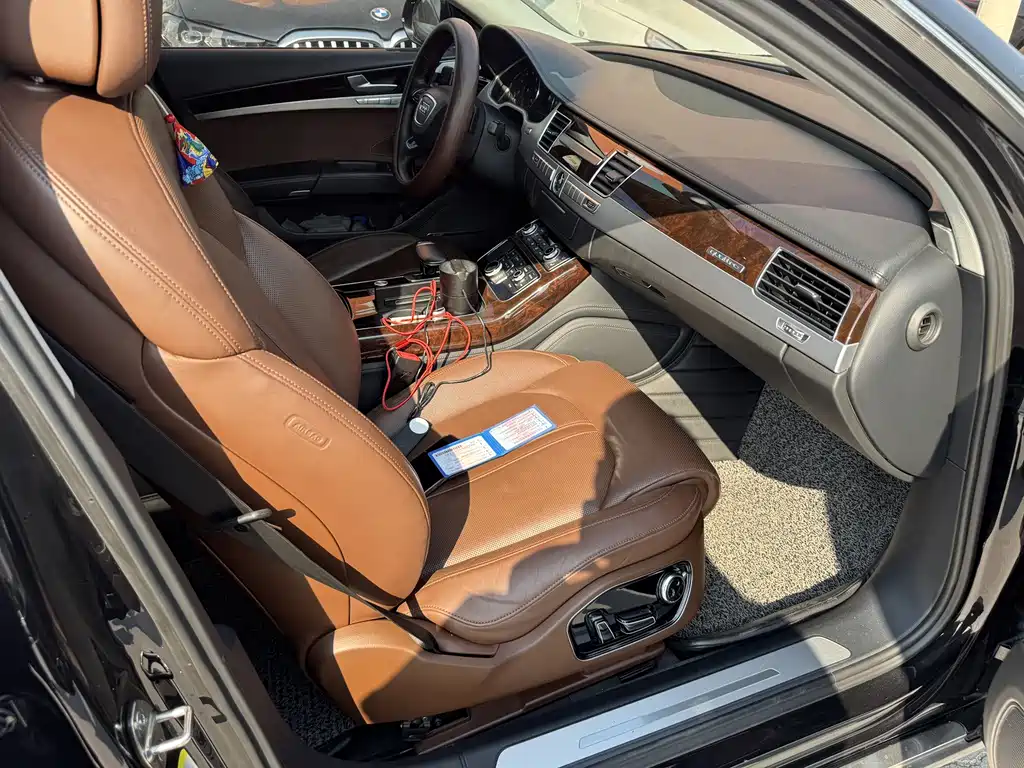 Audi A8 — миниатюра 4