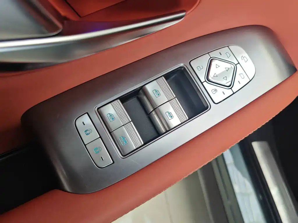 BYD Tang L — миниатюра 16