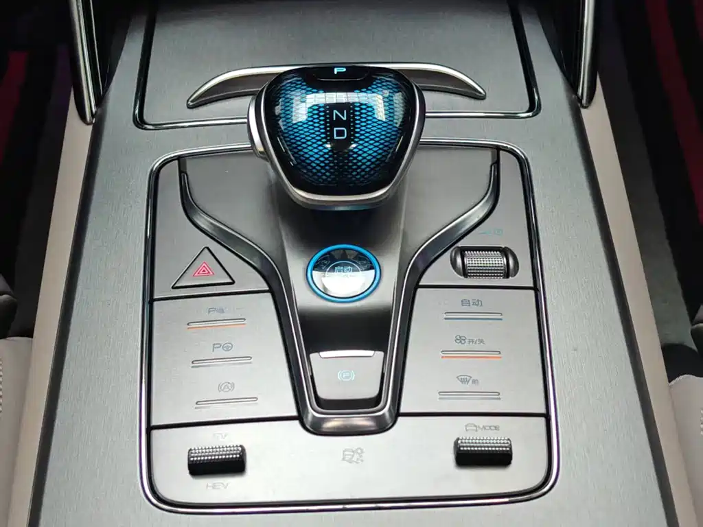 BYD Tang New Energy — миниатюра 11