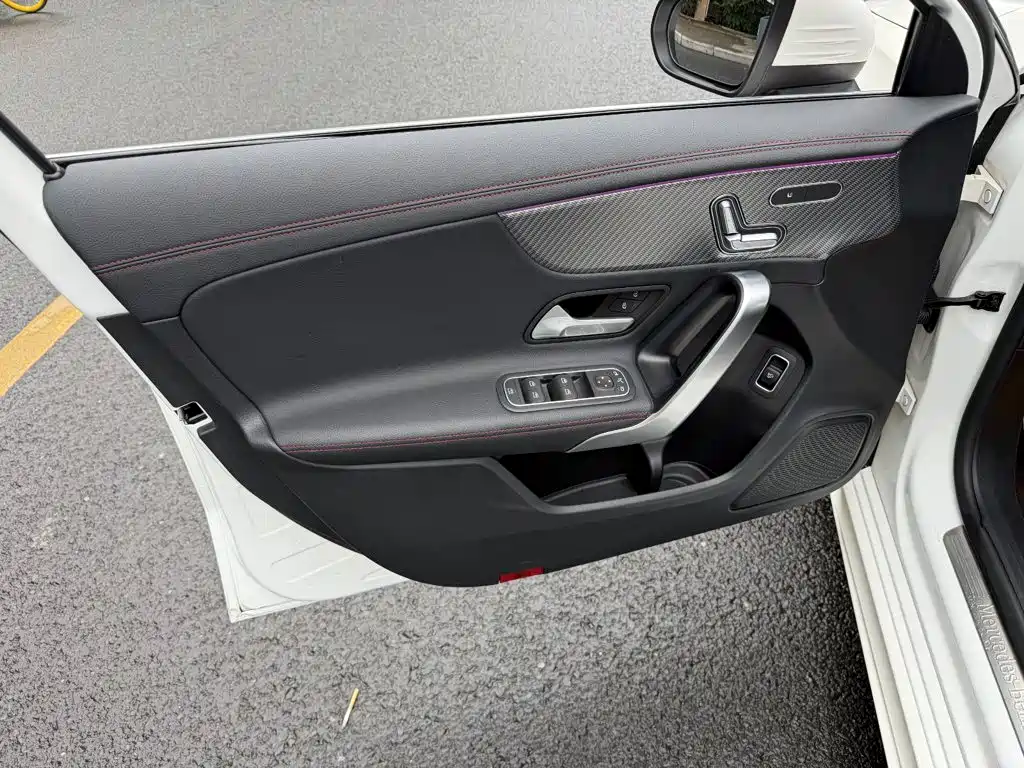 Mercedes-Benz A-Class — миниатюра 6