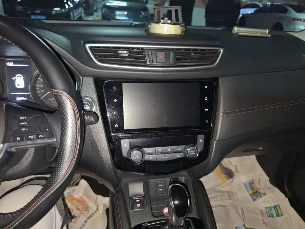 Nissan Qashqai — миниатюра 9