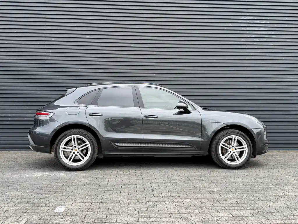 Porsche Macan — миниатюра 5