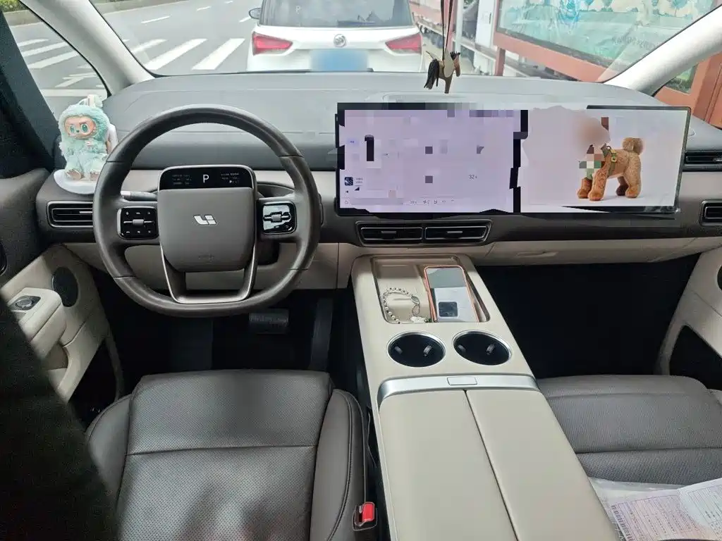 Li Auto Li MEGA — миниатюра 10