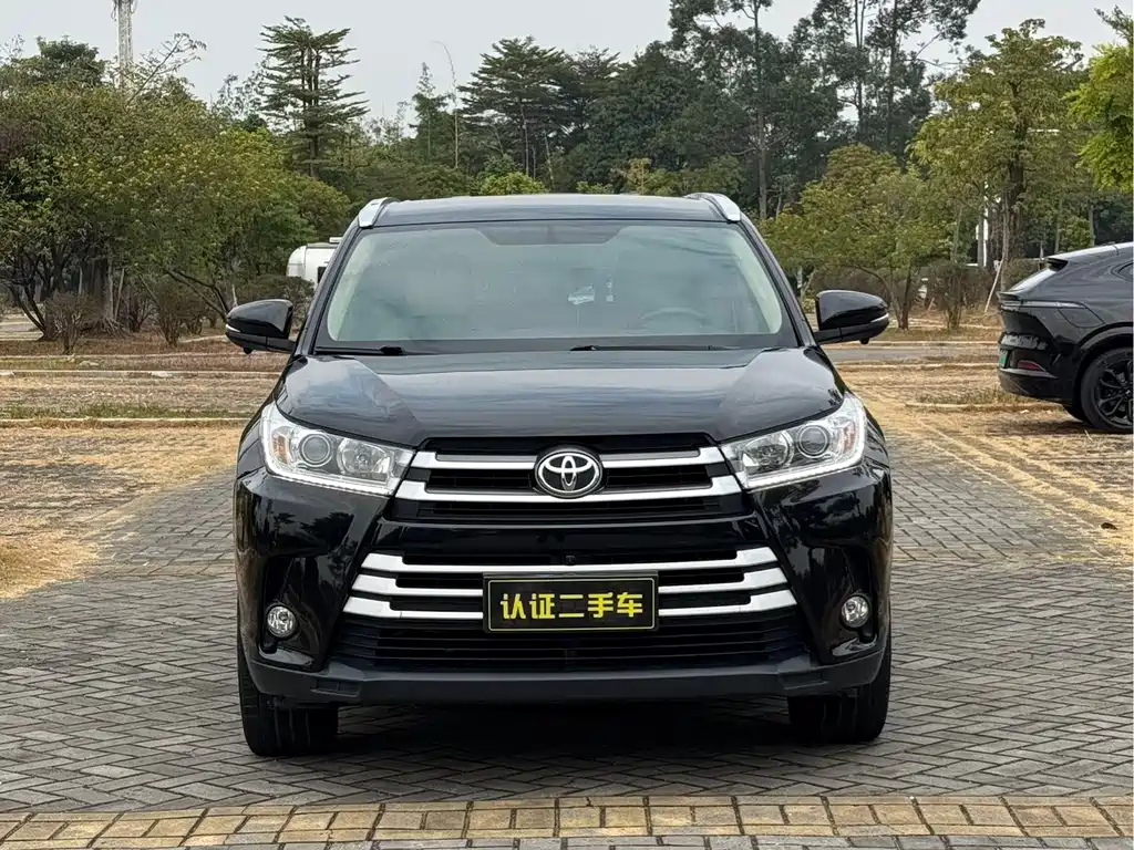 TOYOTA HIGHLANDER