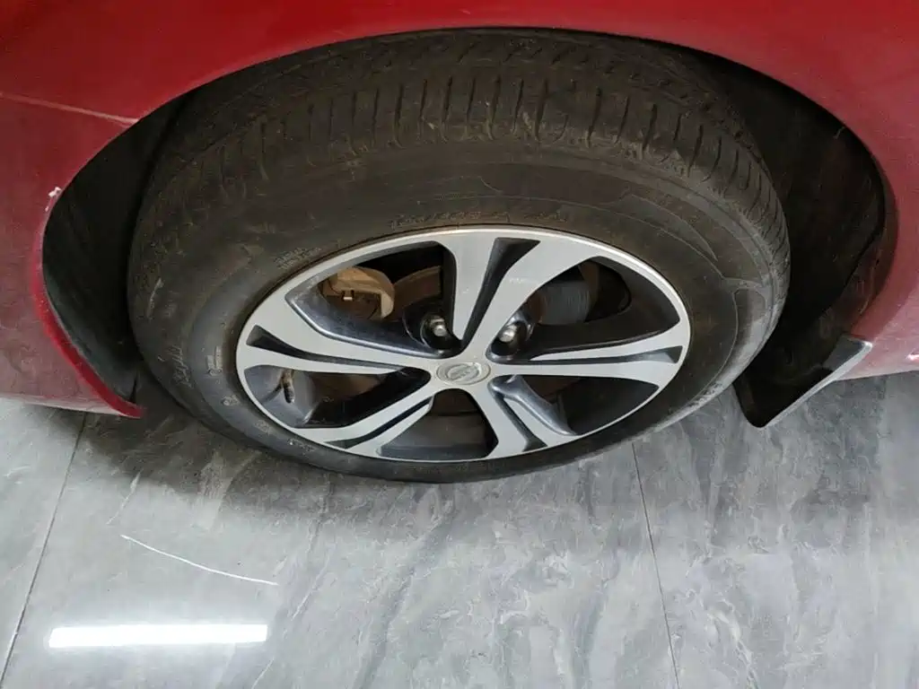Nissan Tiida — миниатюра 23