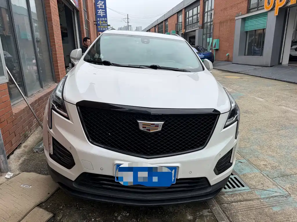 Купить Cadillac XT5