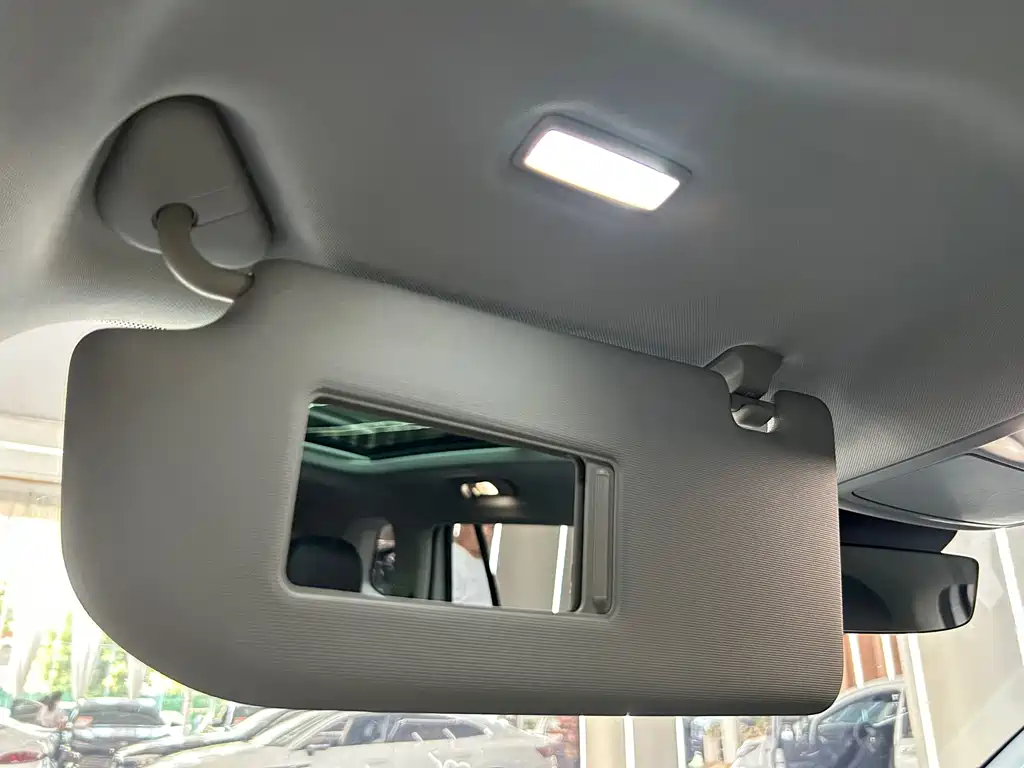 Roewe RX5 MAX — миниатюра 31
