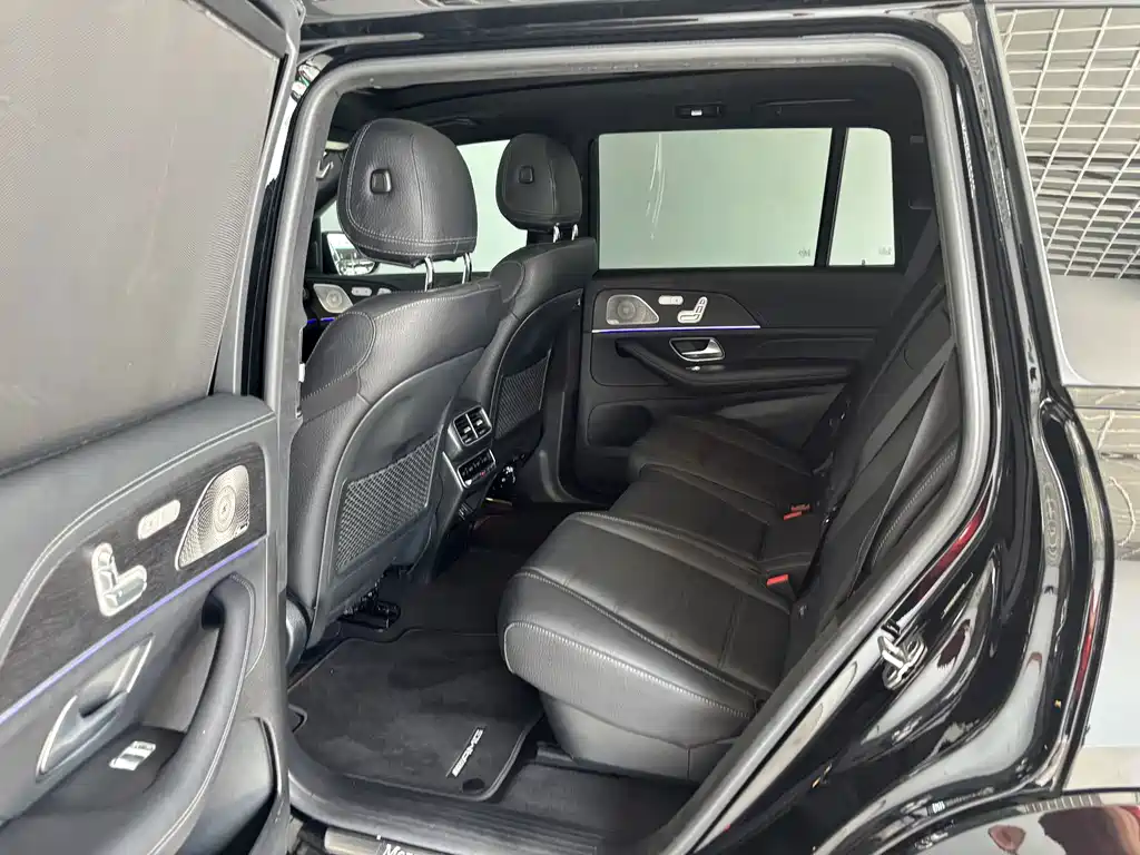 Mercedes-Benz GLS — миниатюра 23