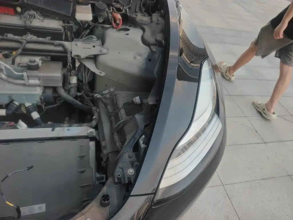 Tesla Model 3 — миниатюра 22