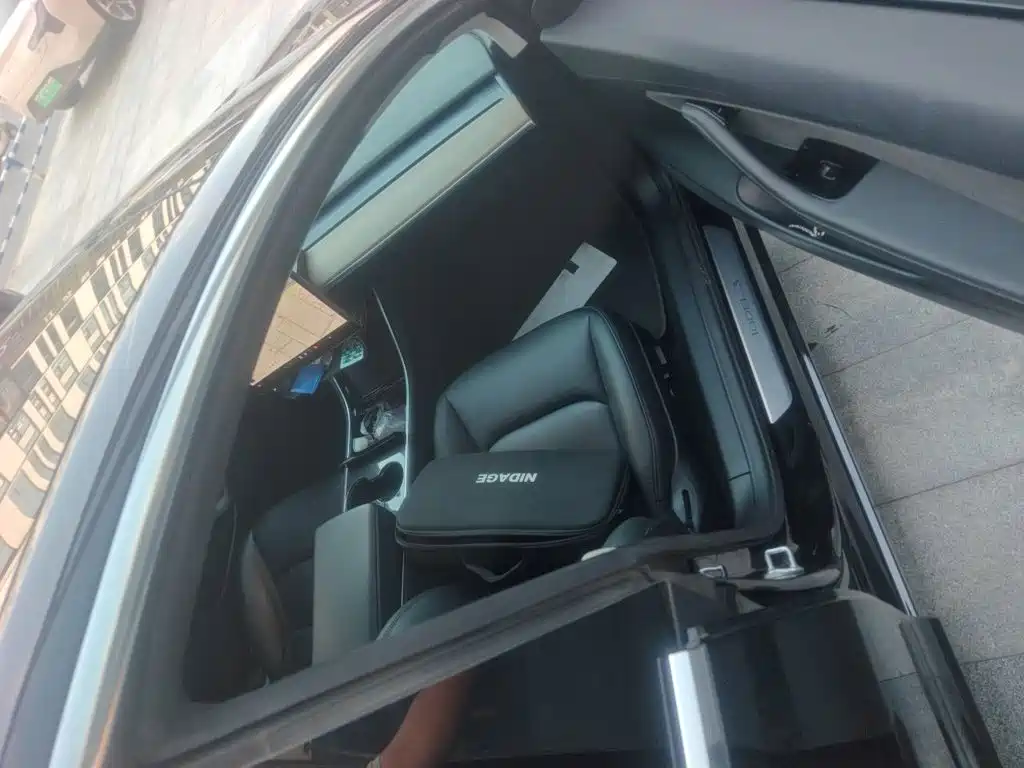 Tesla Model 3 — миниатюра 19