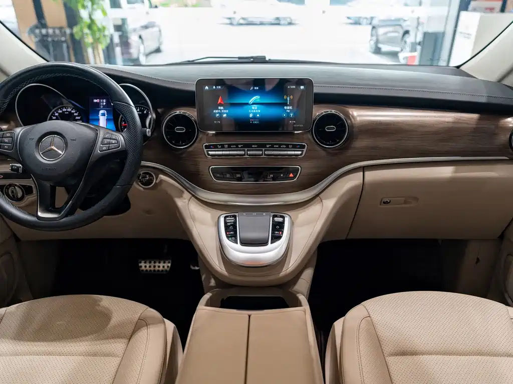 Mercedes-Benz V-Class — миниатюра 11