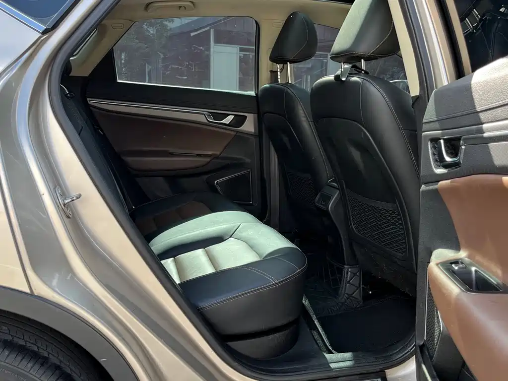 Geely Emgrand GS — миниатюра 12