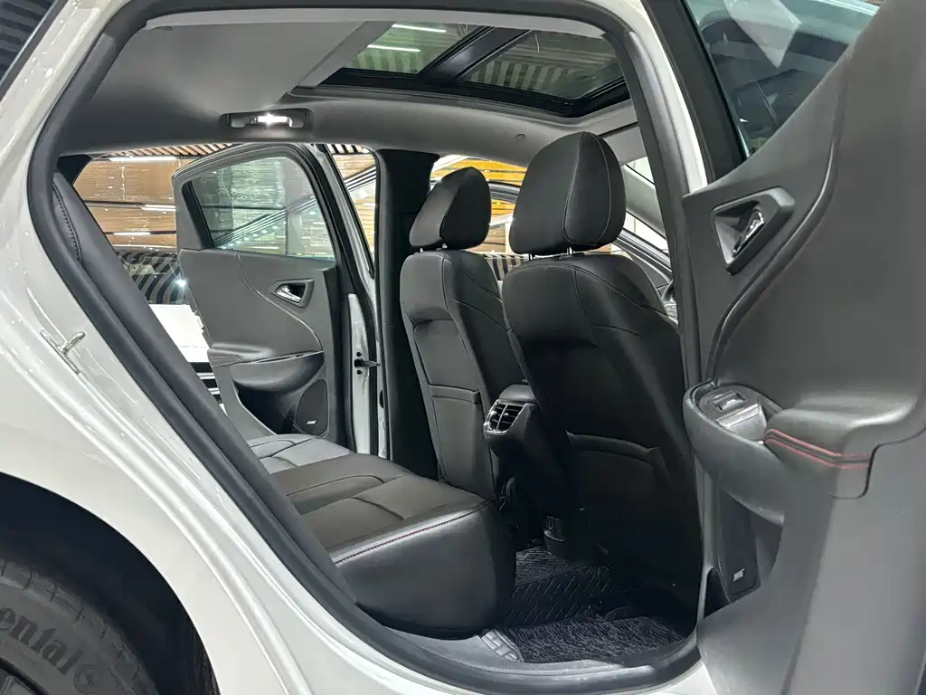Chevrolet Malibu XL — миниатюра 10