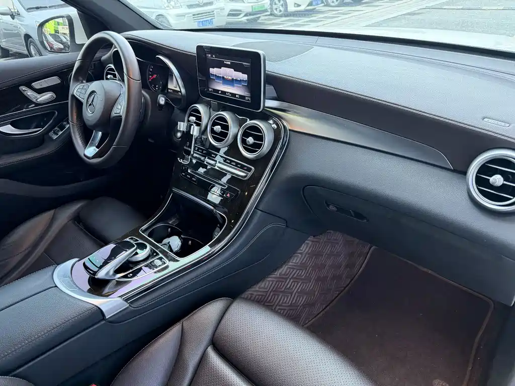 Mercedes-Benz GLC — миниатюра 7