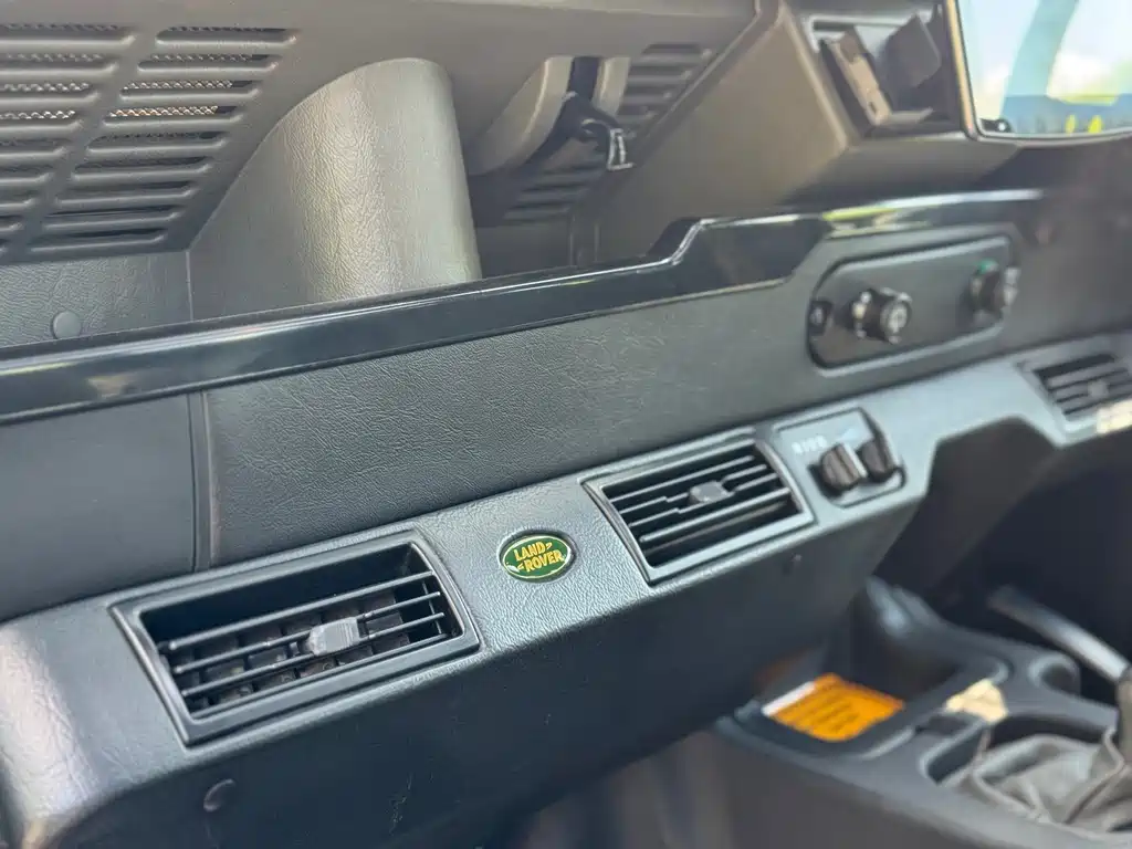 Land Rover Defender — миниатюра 17