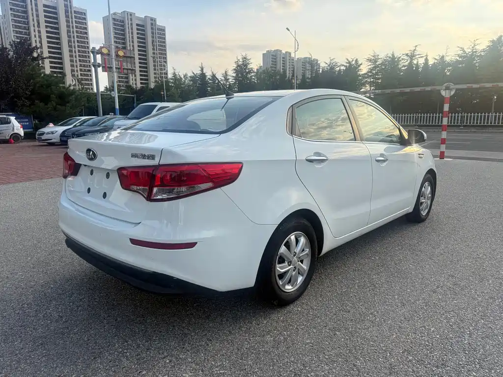 Kia K2 — миниатюра 4