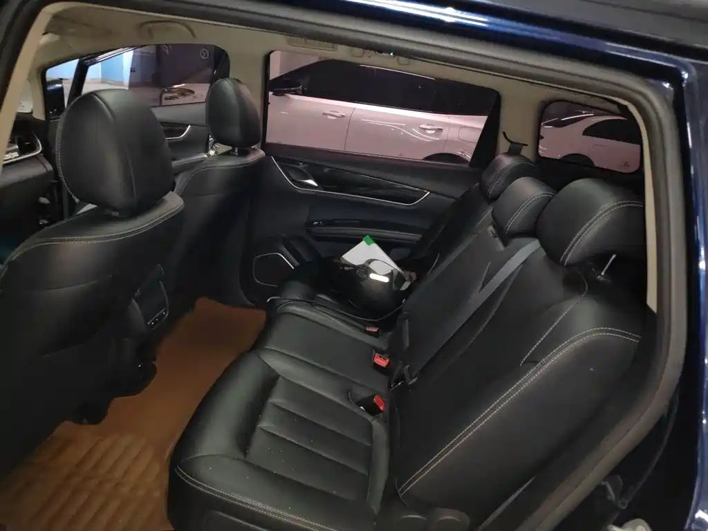 BYD MAX — миниатюра 15
