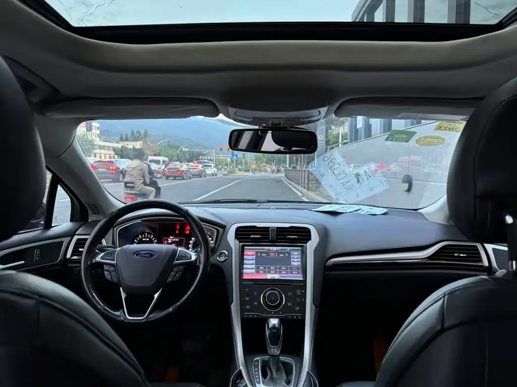 Ford Mondeo — миниатюра 5