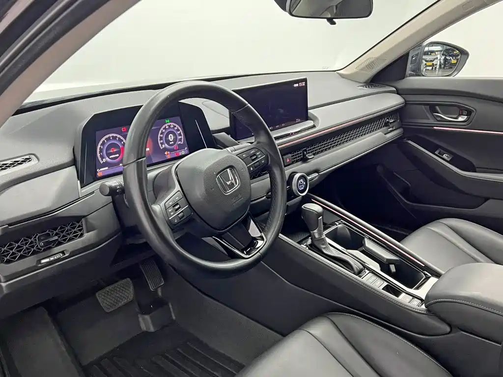 Honda Accord — миниатюра 13