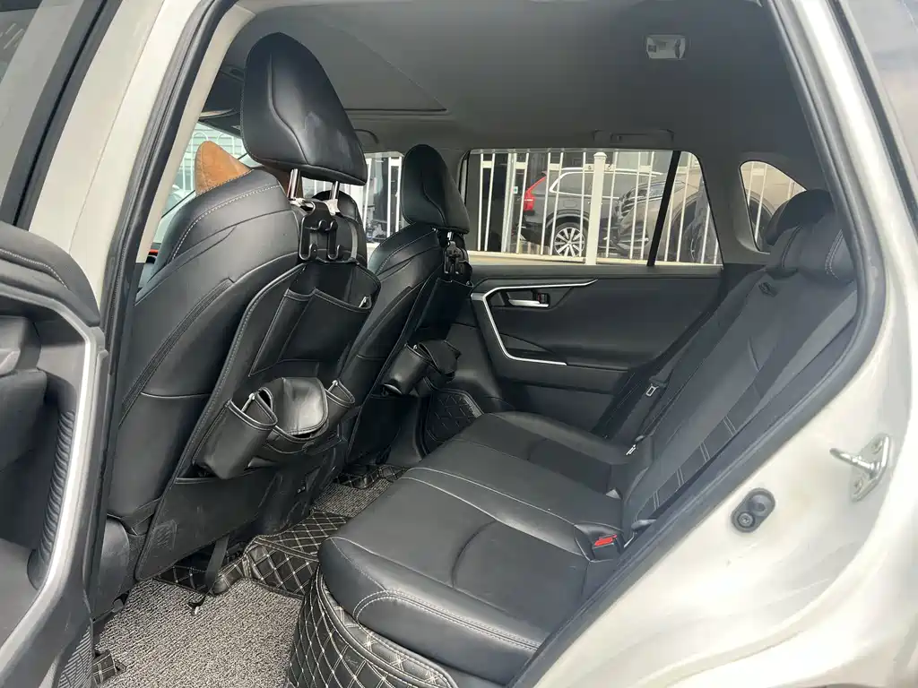 Toyota Wildlander — миниатюра 8