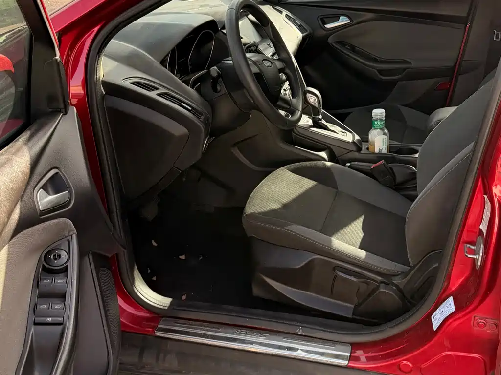 Ford Focus 2012 1.6L AT Comfort