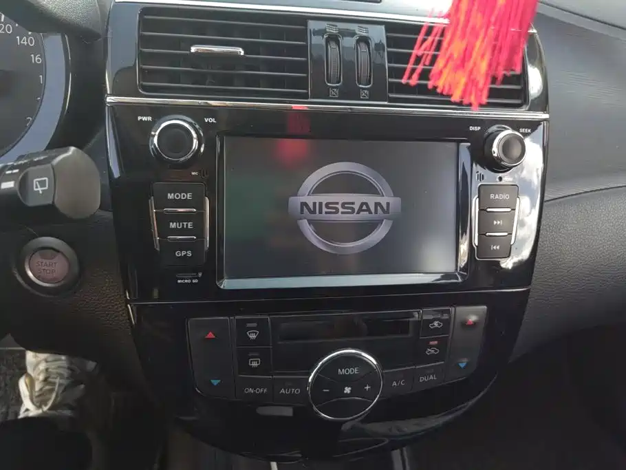Nissan Tiida — миниатюра 13