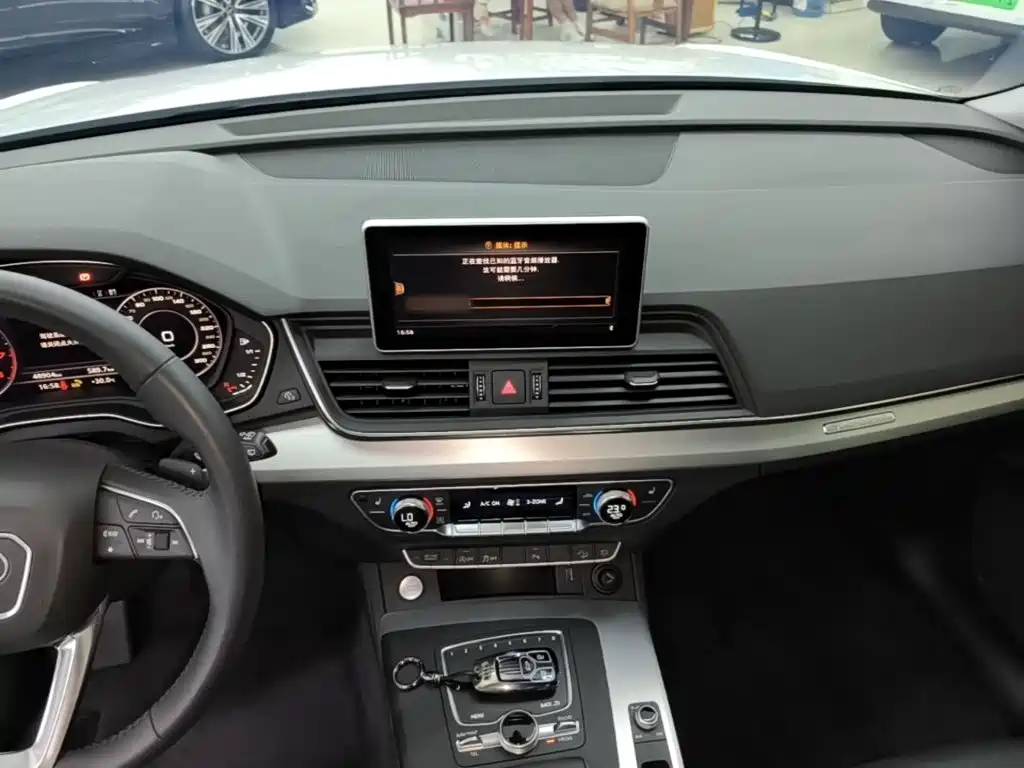Audi Q5L — миниатюра 10