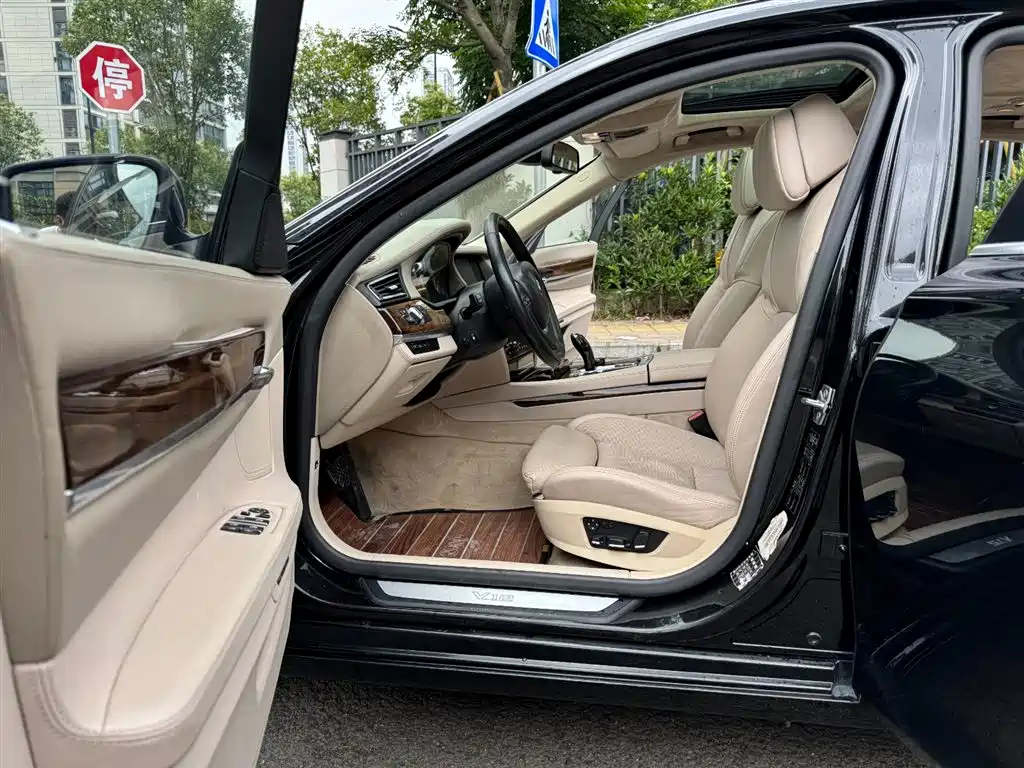 BMW 7 Series 7 2010 760Li